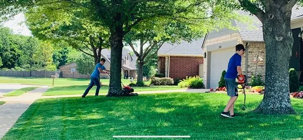 Baer's Lawn Mowing Logo