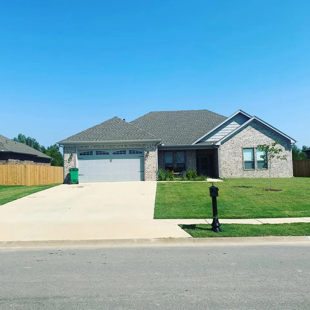 Expert outdoor landscaping in Sherwood, AR - Bagged N Tagged