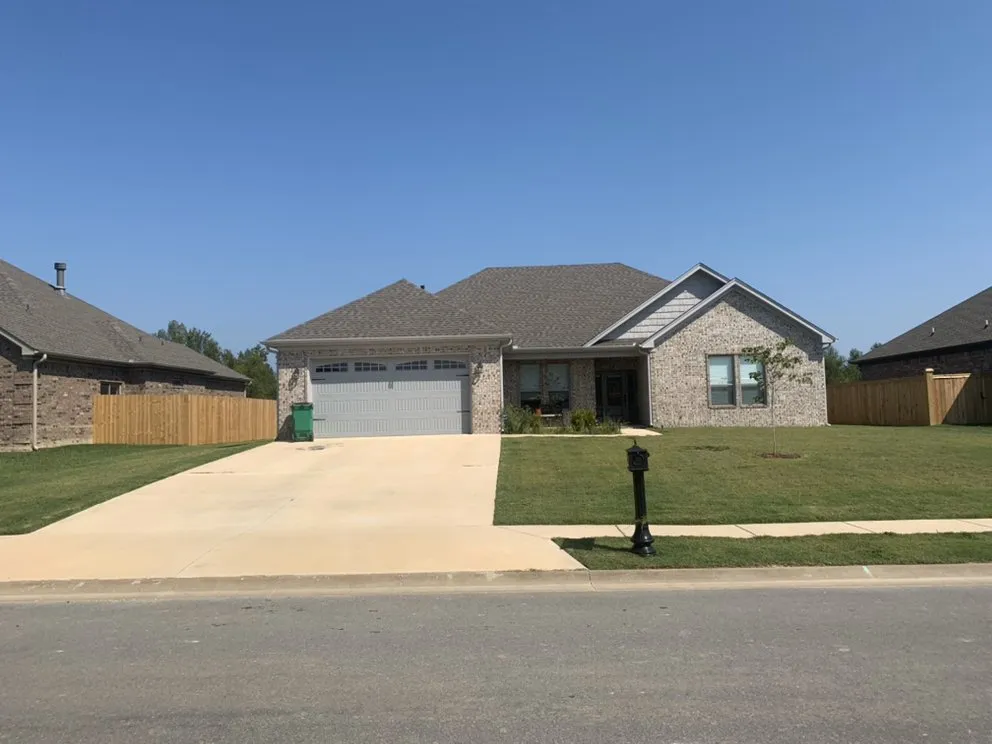 Top-rated residential landscaping in Sherwood, AR - Bagged N Tagged