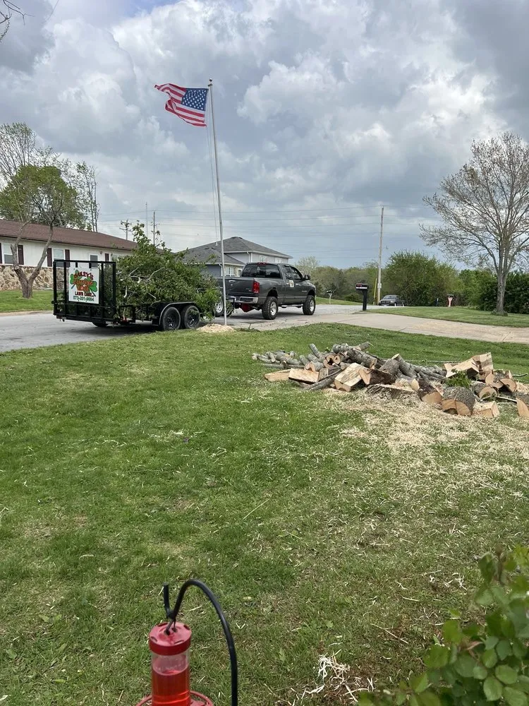 Local yard cleanup service in Rolla, MO - Baileys cutting edge lawncare