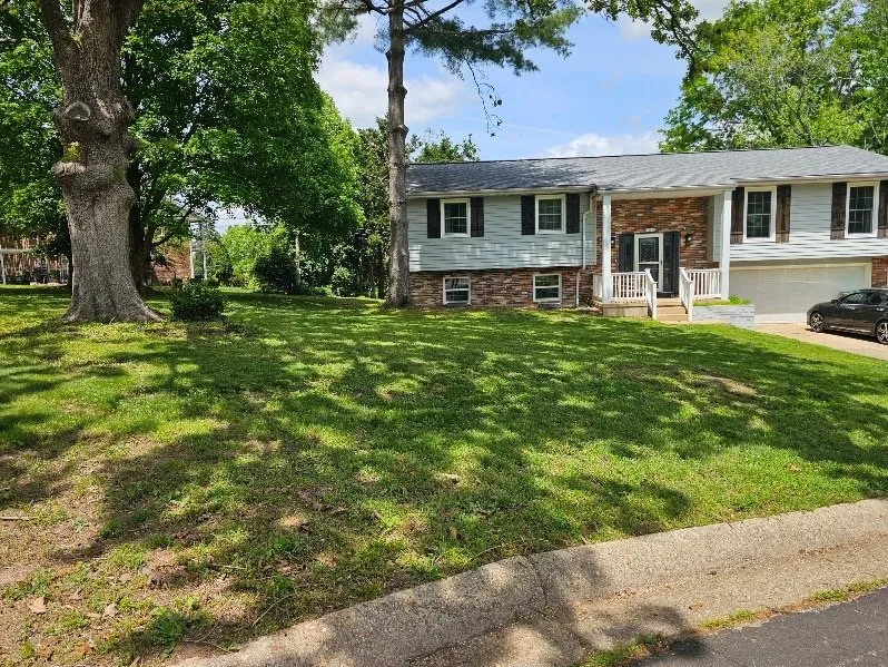 Affordable outdoor landscaping experts serving Rolla, MO - Baileys cutting edge lawncare