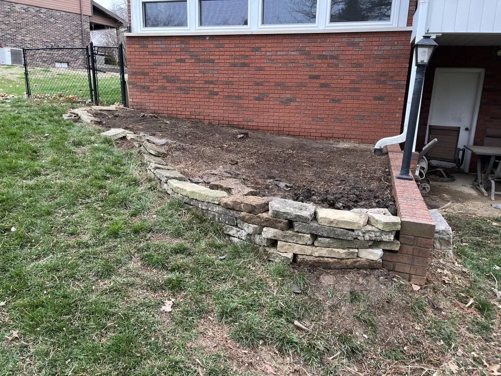 Top-rated yard maintenance in Granite City, IL by Baileys Landscape & Design