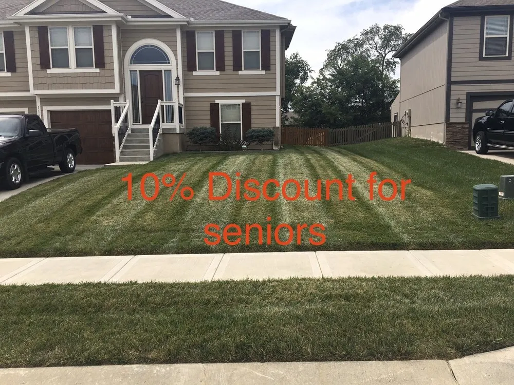 Custom yard cleanup service in Kansas City, MO - Baileys Lawn & Leaf