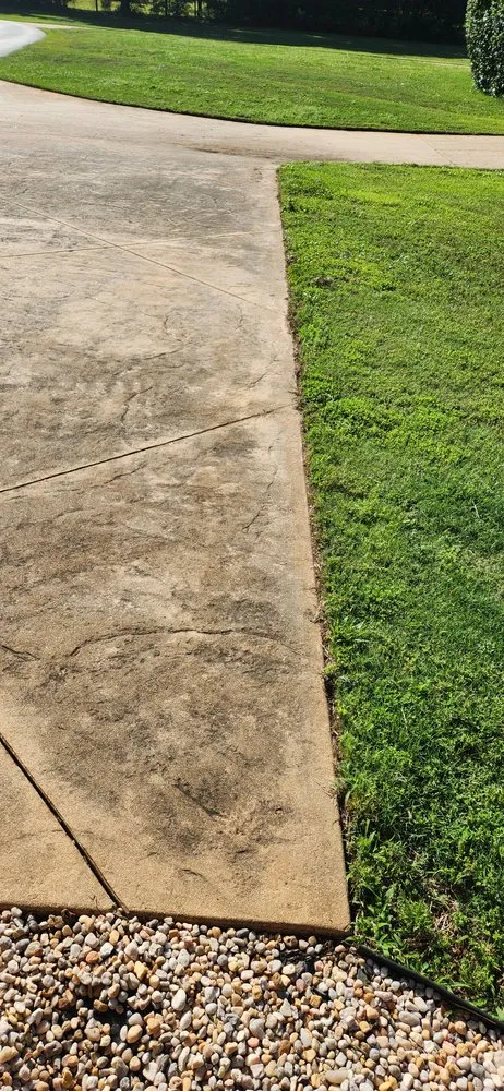 Local outdoor landscaping experts serving Wellford, SC - Bailey's Lawn Care