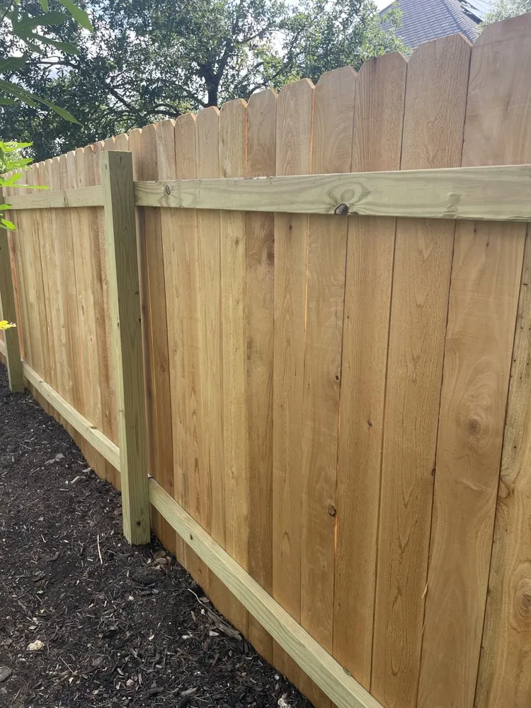 Top-rated landscaping services in Cedar Creek, TX by Bairon'e Perez Trees Service