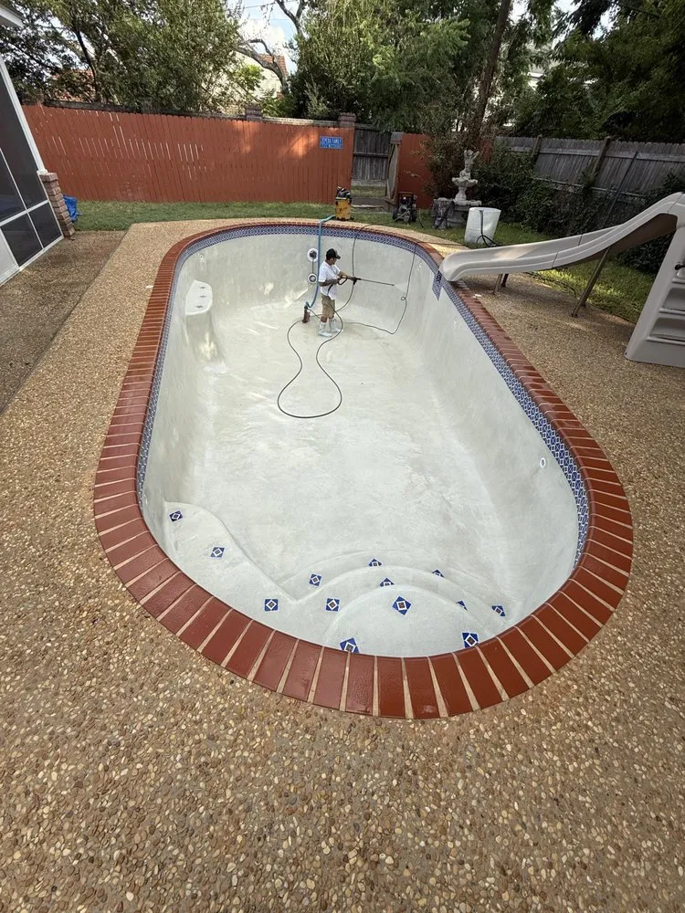 Top-rated yard cleanup service in Boerne, TX by Bajapools and Landscape