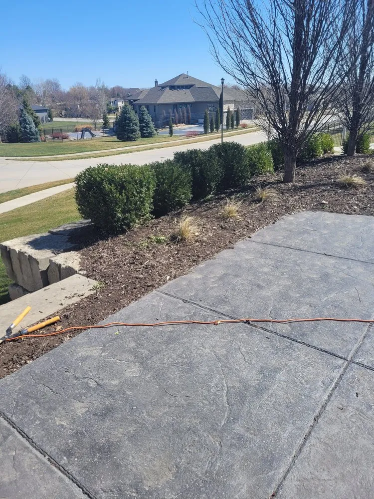 Custom garden landscaping experts serving Bellevue, NE - Baker Home and Lawn Services