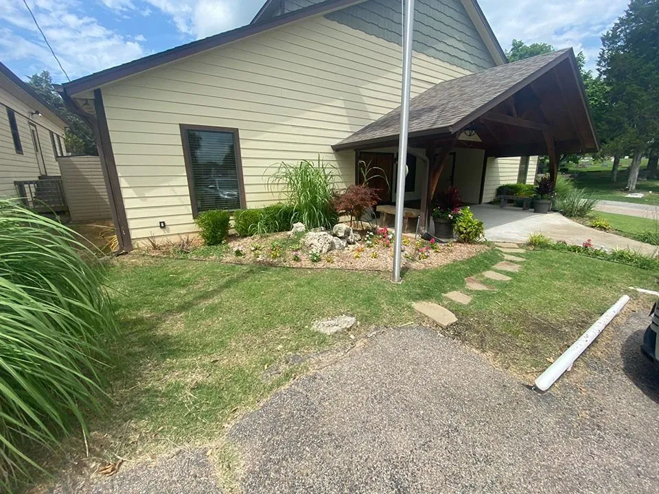 Reliable yard cleanup service experts serving Sand Springs, OK - Baker Lawn and Land