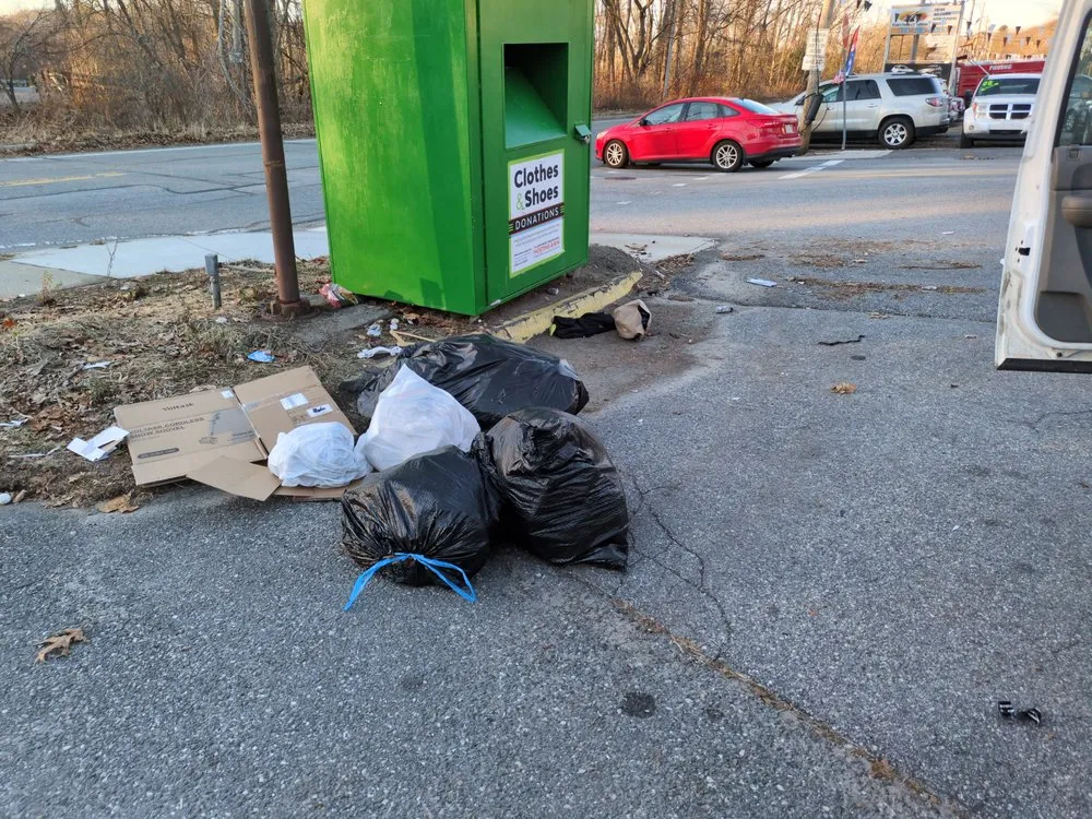 Custom yard maintenance in Spencer, MA - Baker Services