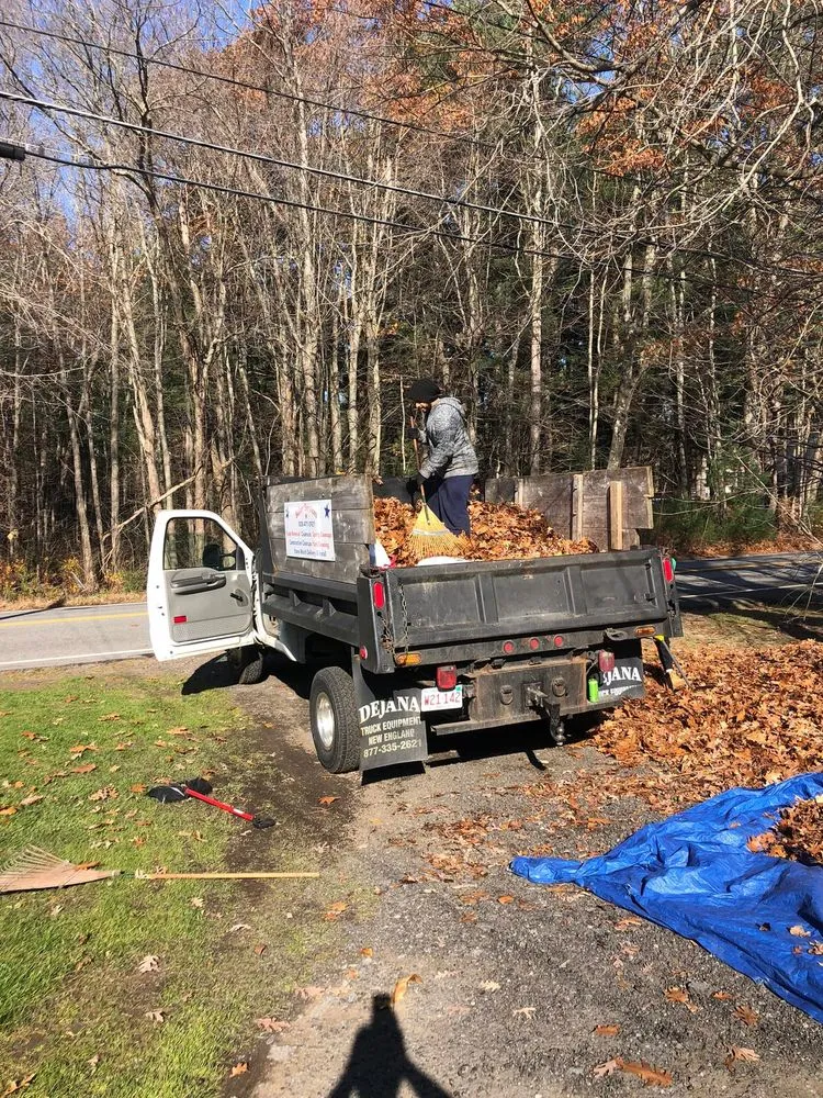 Custom yard maintenance in Spencer, MA - Baker Services