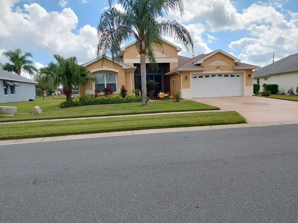 Reliable yard cleanup service in Leesburg, FL by Bakers acres lawn care