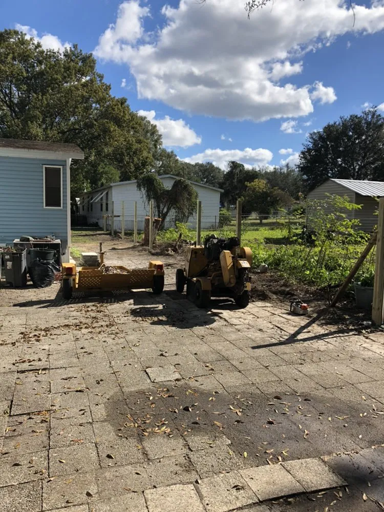 Top-rated garden landscaping in Mulberry, FL by Bakers All Around Tree Service