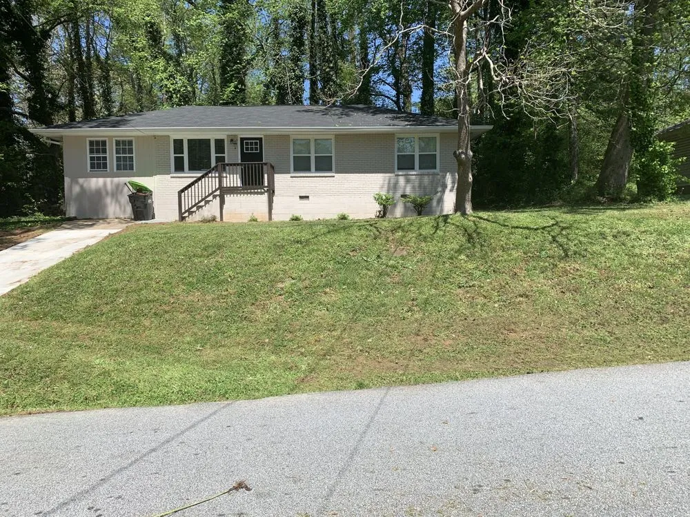 Affordable landscaping services in Decatur, GA - Baker’s Lawn Salon