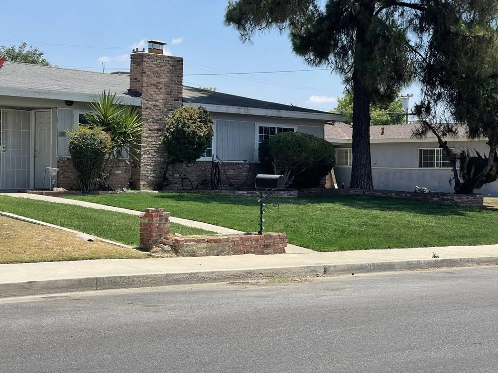 Expert lawn mowing service for beautiful yards in Bakersfield, CA by Bakersfield Lawn Painting