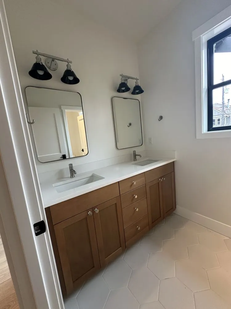 Local lawn mowing service experts serving Snohomish, WA - Balas Construction