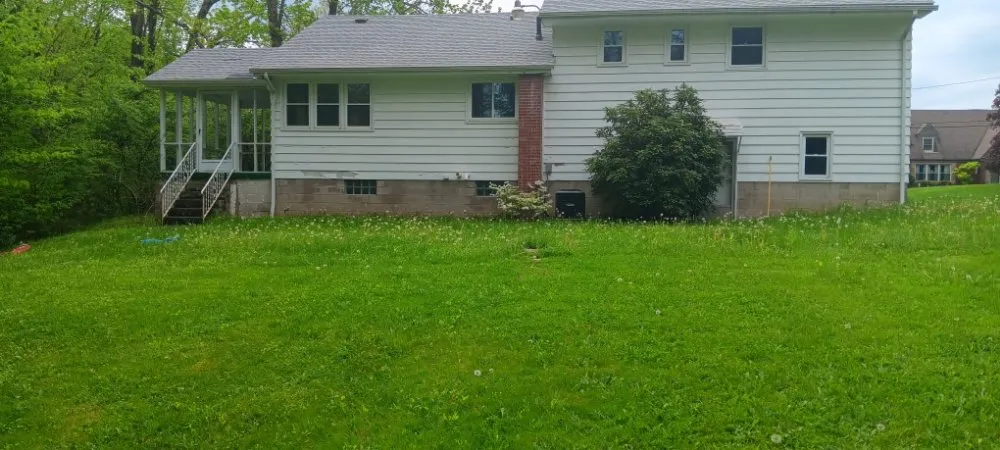 Custom yard cleanup service experts serving Warren, OH - Baldwin's Lawn Care Services