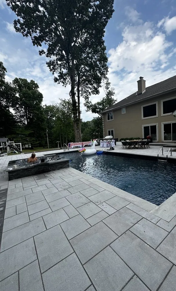 Local yard cleanup service for homes in Ridgefield, NJ by Balitano