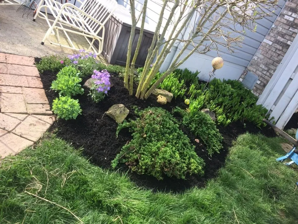Affordable landscaping services in Columbus, OH - Ball Mulching & Mowing Services