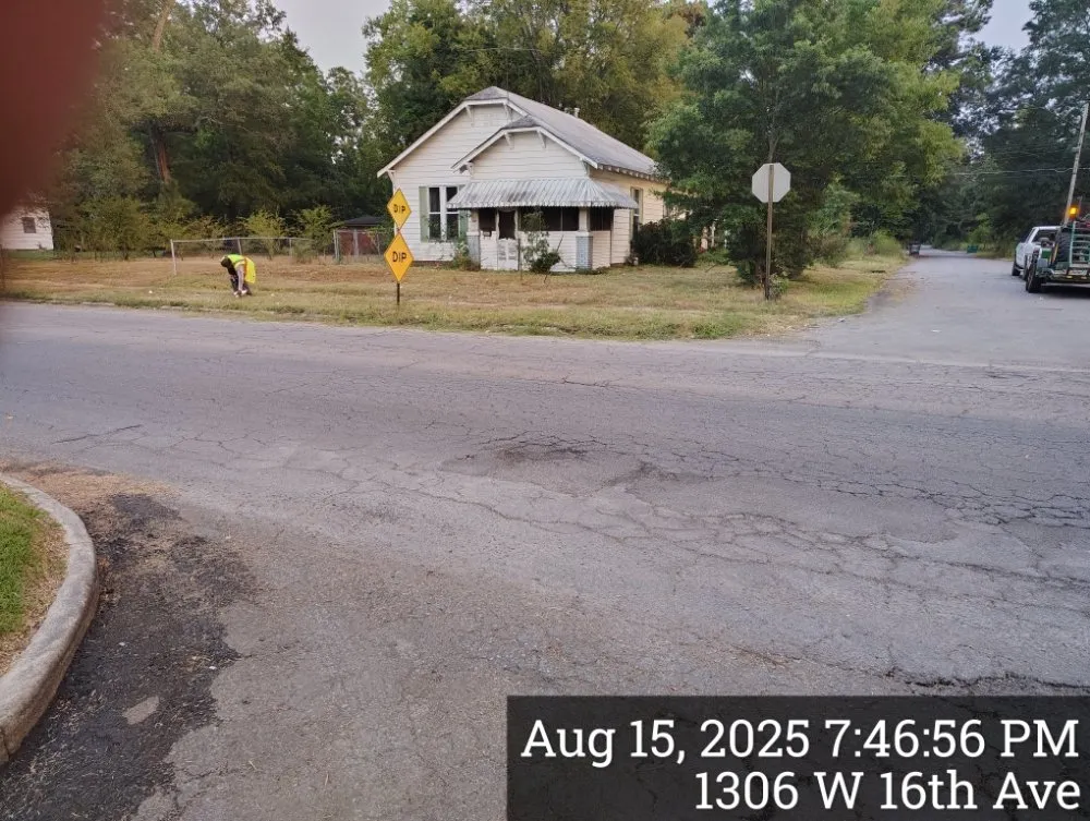 Affordable residential landscaping in Pine Bluff, AR by Balla Moving & Lawn Indulgence