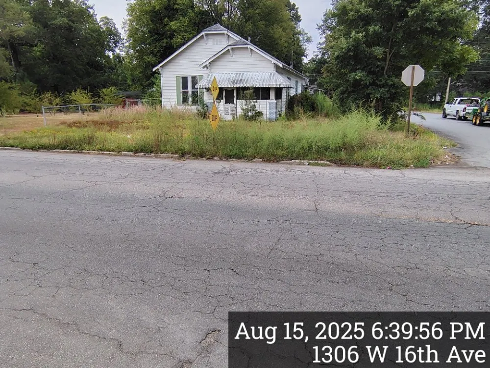 Local residential landscaping for homes across Pine Bluff, AR - Balla Moving & Lawn Indulgence