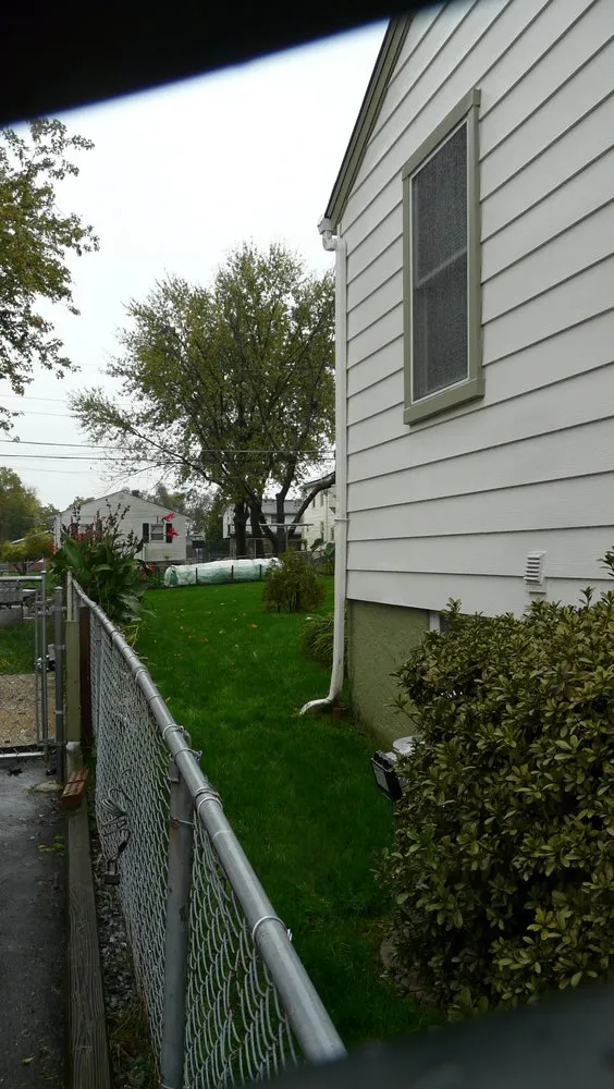 Local lawn care service in Crownsville, MD - Ballard Enterprises