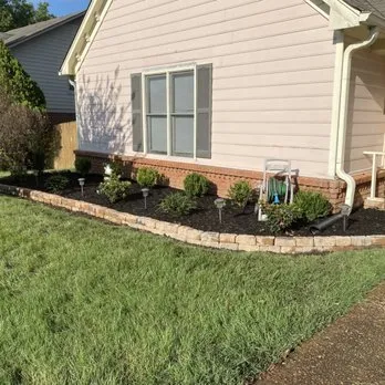 Professional yard cleanup service in New Philadelphia, PA by Bambiito’s Landscaping