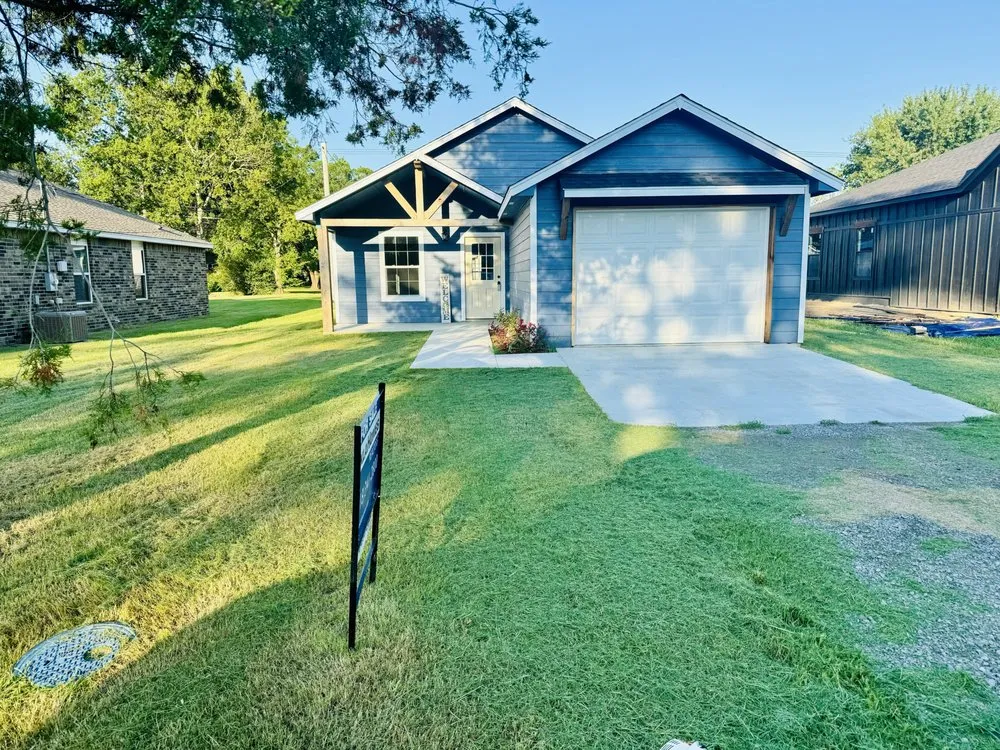 Custom residential landscaping experts serving Pryor, OK - Bandits Lawn Care