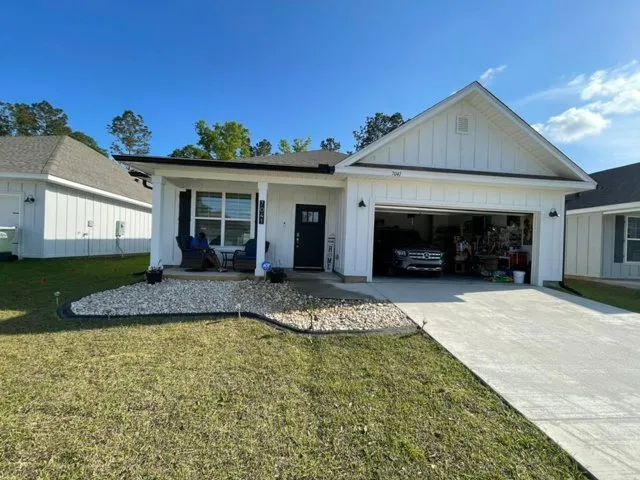 Expert garden landscaping in Pace, FL by Banfield's Landscaping and Lawn care