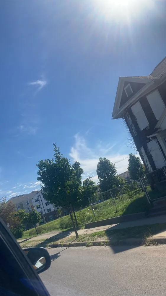 Professional garden landscaping in Lakewood, OH by Banks Landscaping