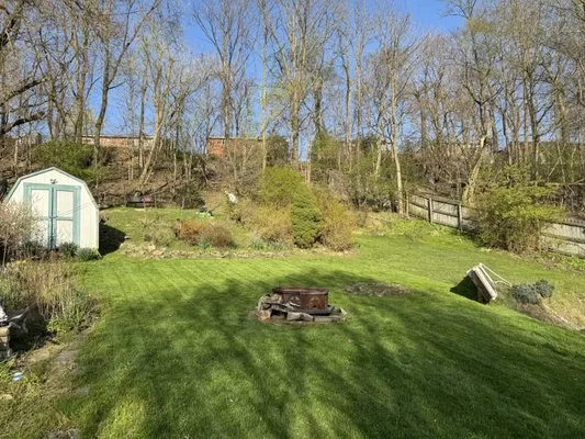 Banks Landscaping Logo