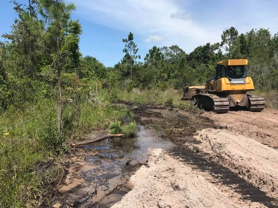 Professional residential landscaping in Lake Placid, FL by BaRaR Contracting