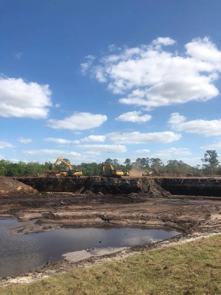 Expert lawn mowing service in Lake Placid, FL - BaRaR Contracting