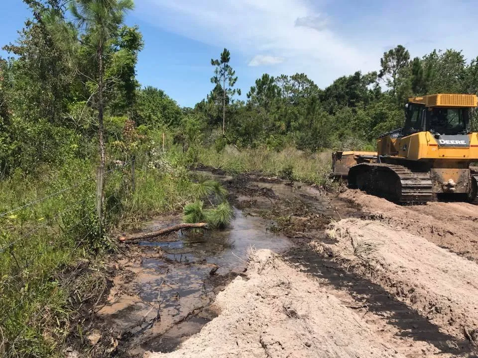 Top-rated lawn care service for residential properties in Lake Placid, FL by BaRaR Contracting