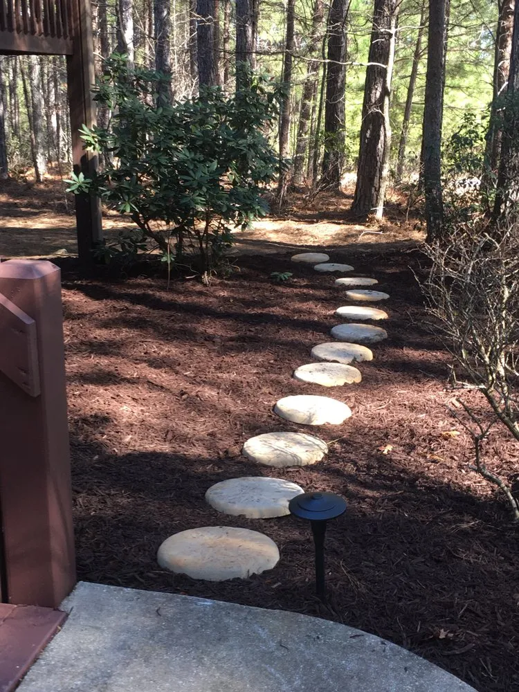 Reliable yard cleanup service with custom design in Hendersonville, NC by Barbosa’s Lawn Care