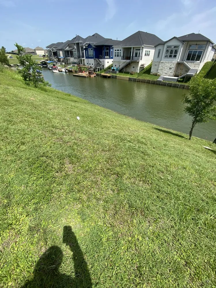 Professional yard maintenance experts serving Conroe, TX - Barcenas Brothers Landscaping & Lawn Services