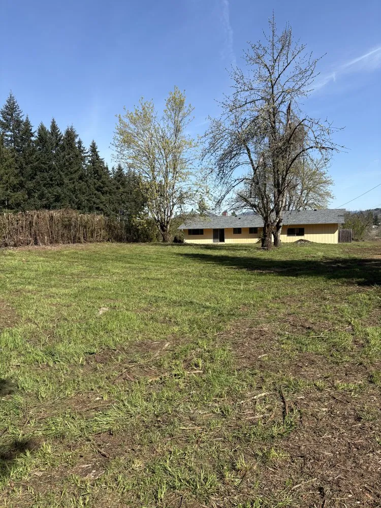 Affordable landscape installation in Eugene, OR by Barckley & Co