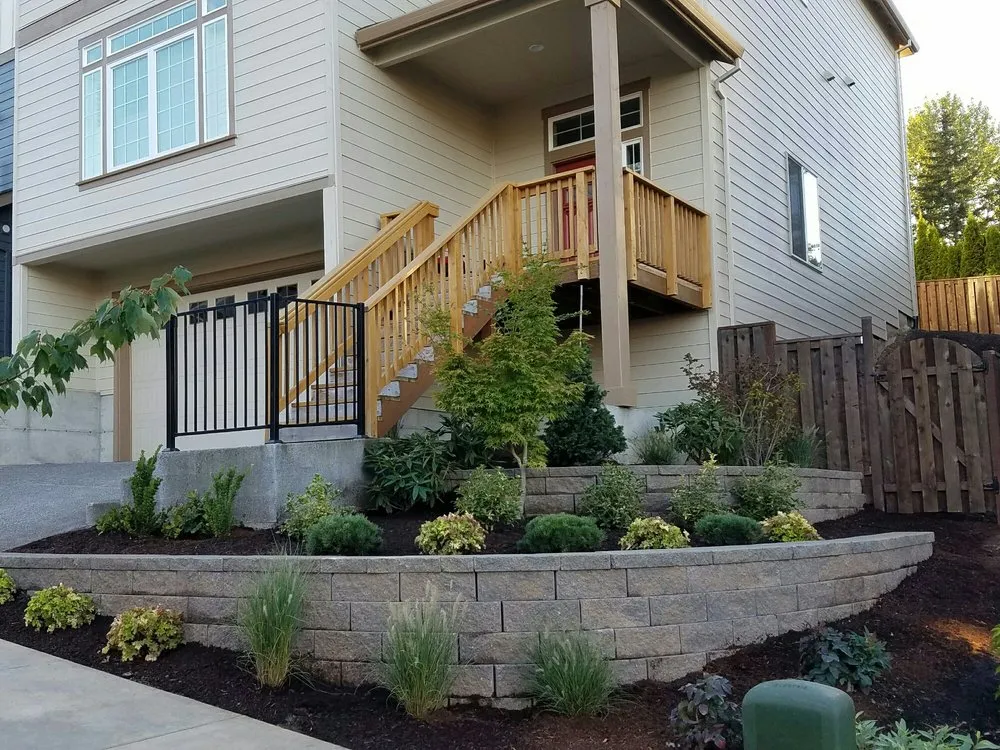 Affordable lawn care service experts serving Portland, OR - Barclay's Gardens and More