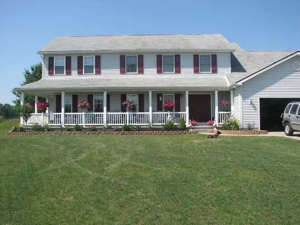 Reliable yard cleanup service experts serving Warren, OH - Bare Root Landscaping