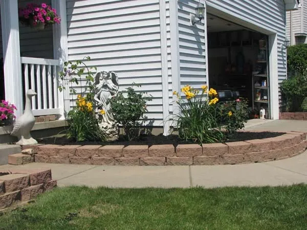 Professional residential landscaping in Warren, OH - Bare Root Landscaping