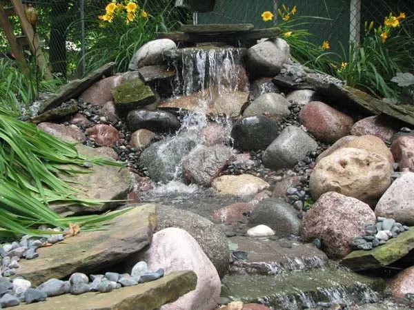 Top-rated lawn care service in Warren, OH by Bare Root Landscaping