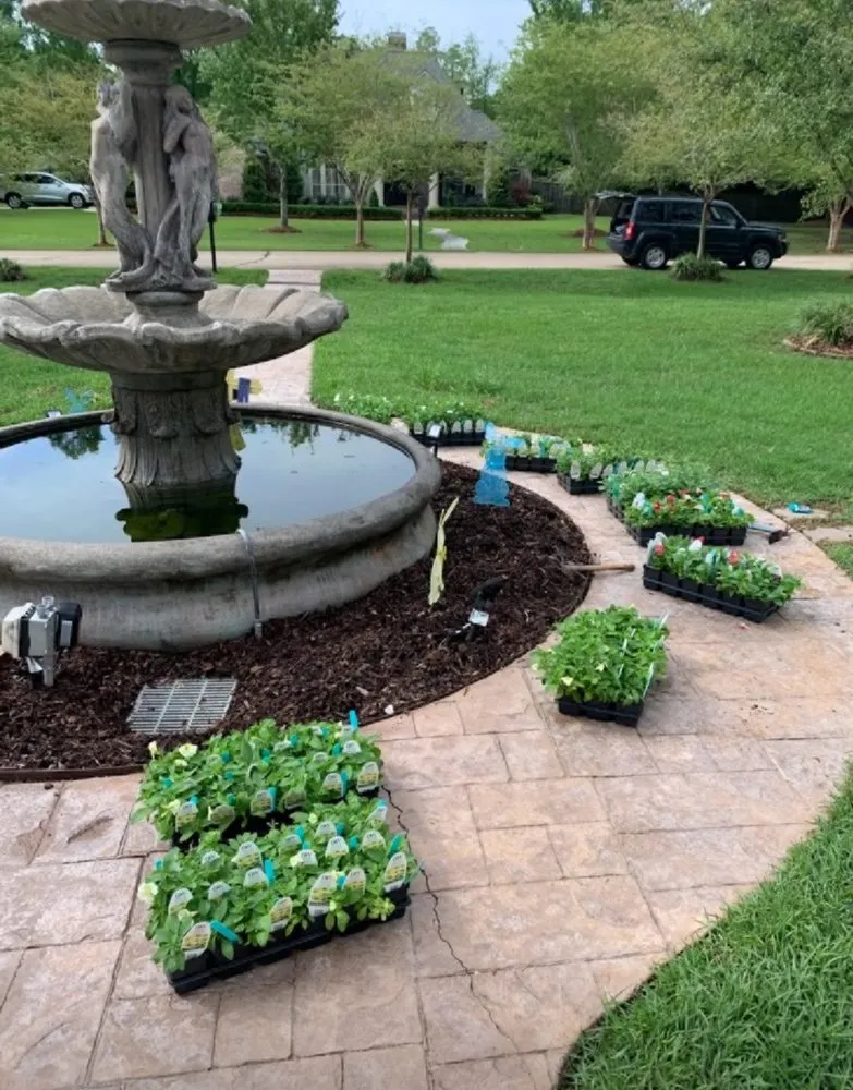 Local yard cleanup service with custom design across Ponchatoula, LA - Barefoot Gardeners