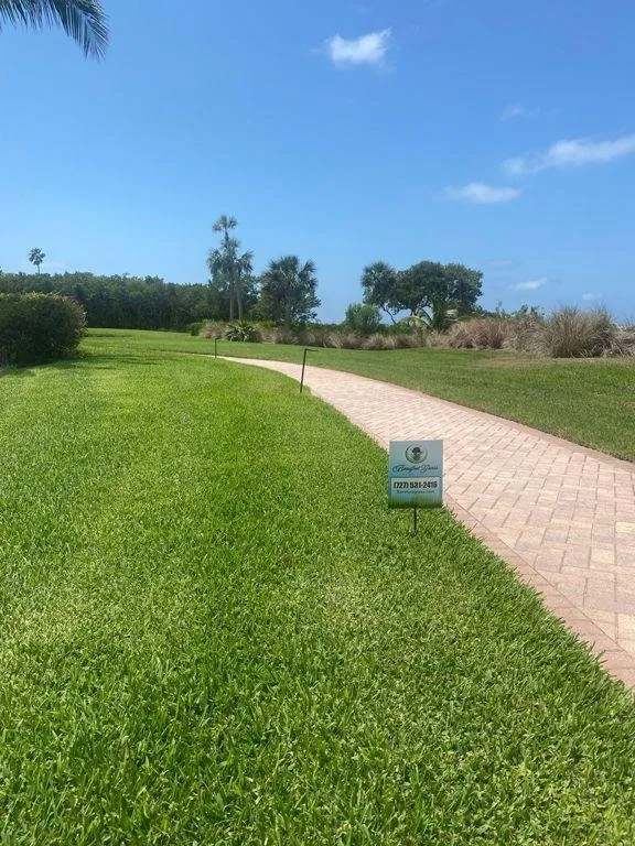 Local lawn care service experts serving Largo, FL - Barefoot Grass