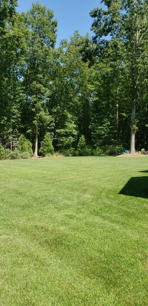 Top-rated yard maintenance for homes in Shallotte, NC by Barefoot Lawn Care