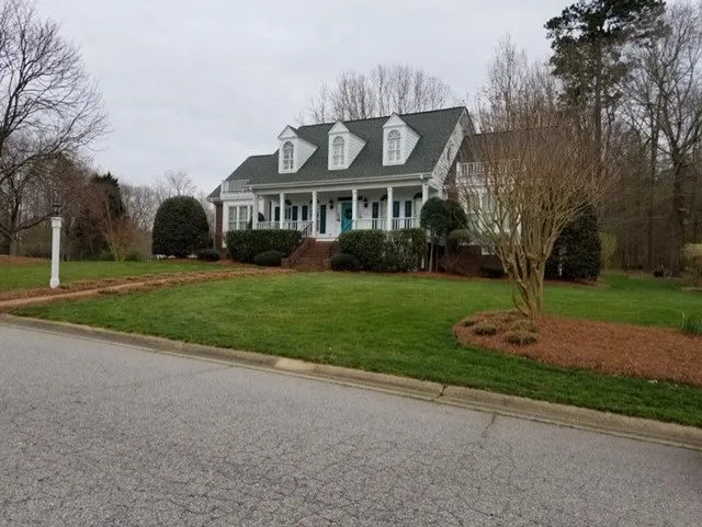 Trusted lawn mowing service in Smithfield, NC - Barefoot Lawn Care