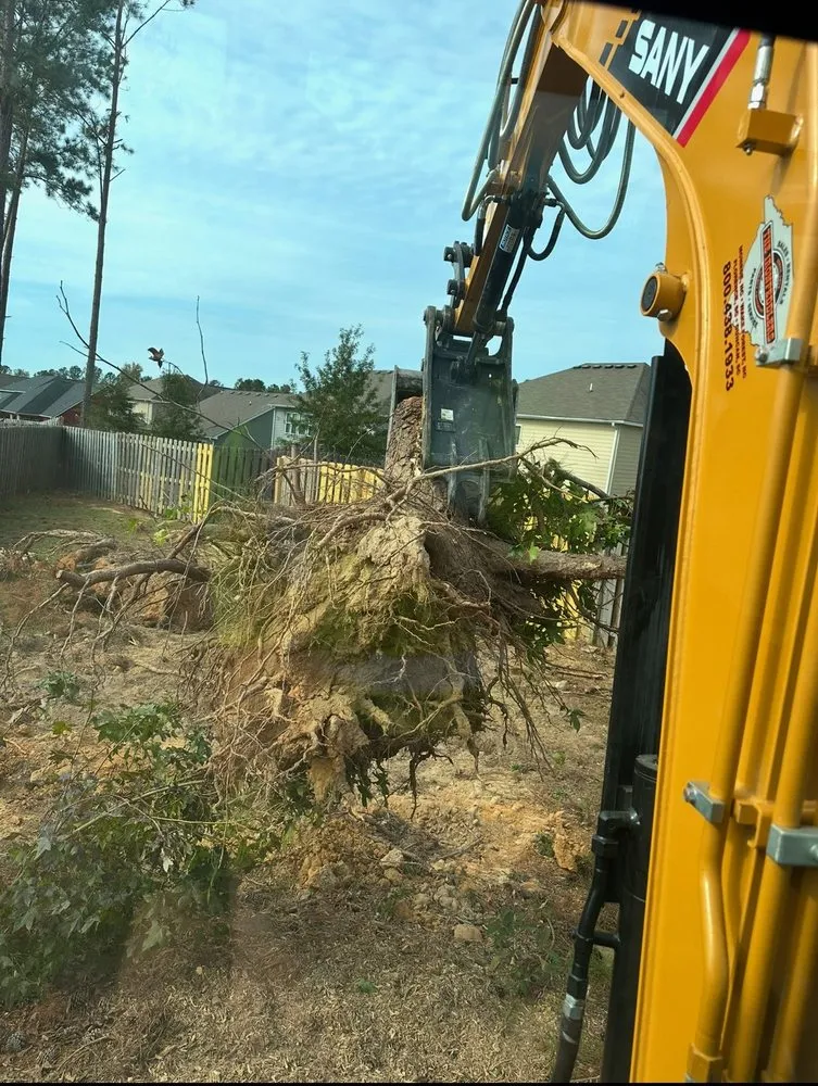 Affordable yard cleanup service for residential properties across Grovetown, GA - Barfield's Ground Control