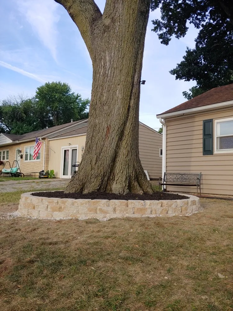 Professional yard maintenance in Kansas City, KS by Barillas Landscape