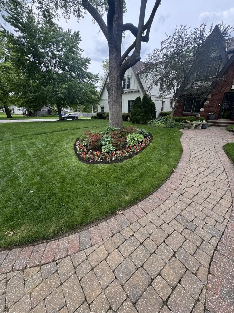 Affordable yard maintenance experts serving Kansas City, KS - Barillas Landscape