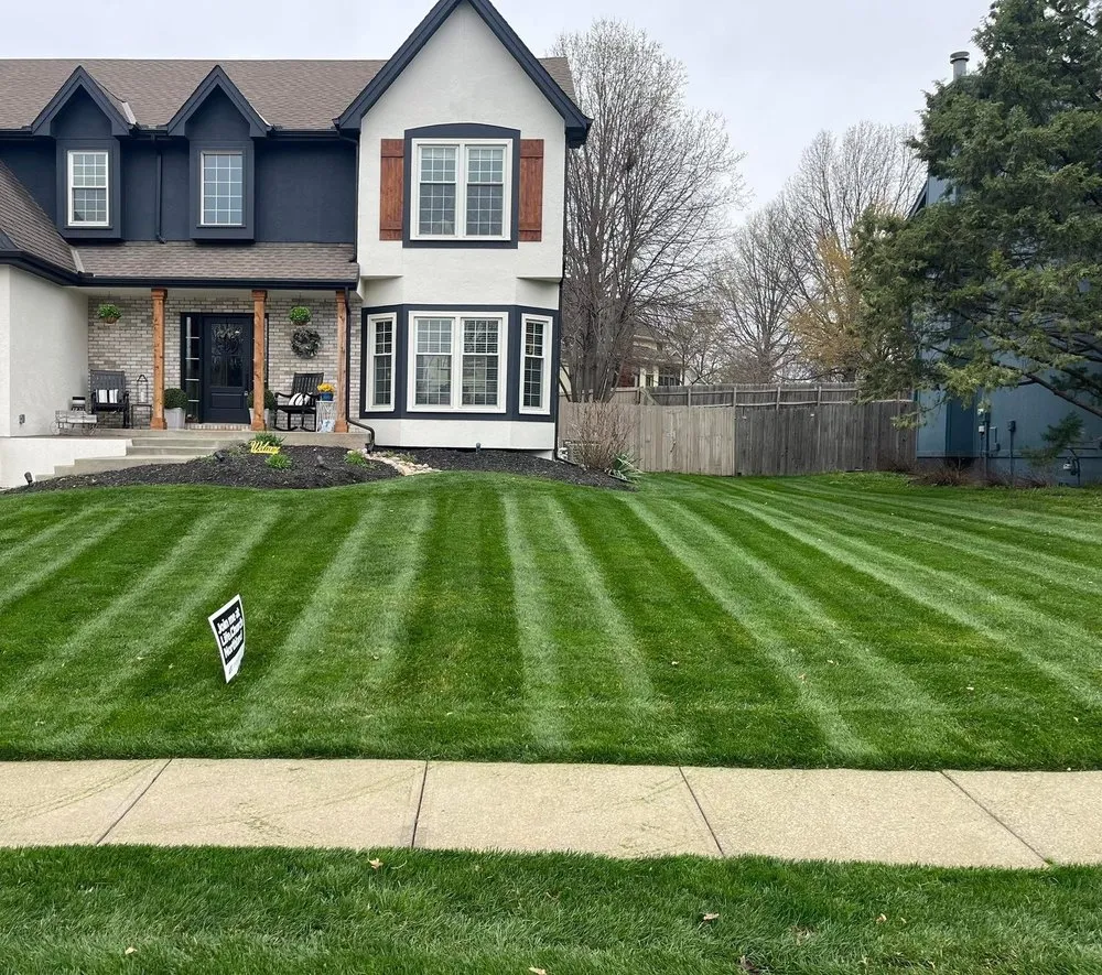 Custom lawn care service experts serving Kansas City, KS - Barillas Landscape