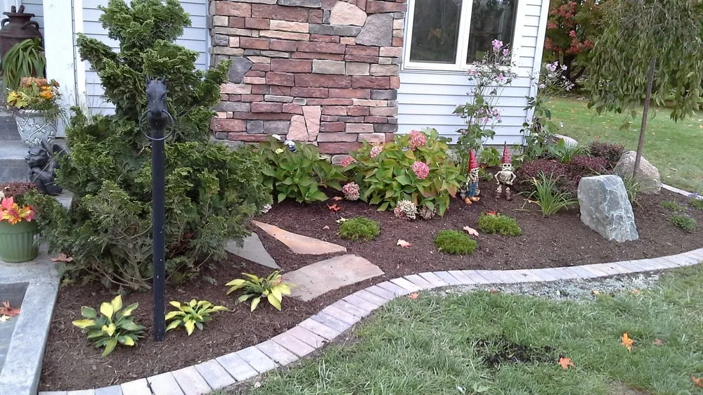 Custom garden landscaping experts serving Davison, MI - Barkman Landscaping