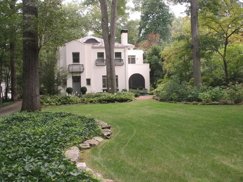 Affordable garden landscaping for homes in Decatur, GA by Barnaby's Green Thumb